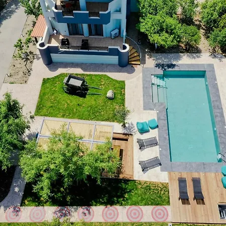Infinity With Private Pool